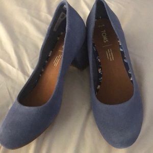 Infinity blue suede Toms Beverly pump 7.5
